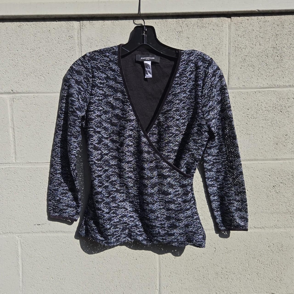 Jones New York Black and Blue V-Neck Top